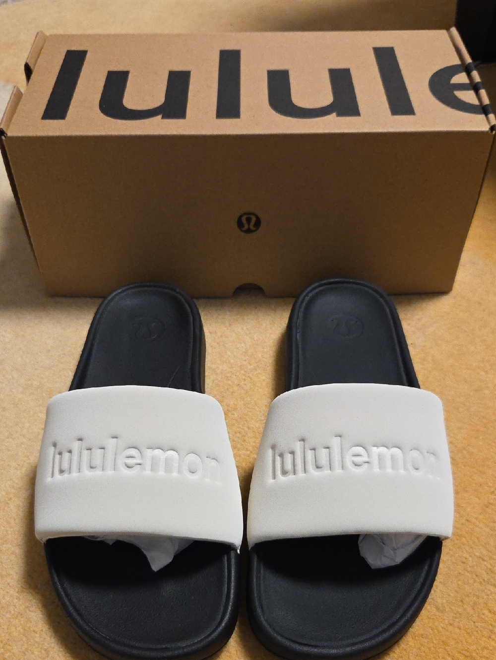 Lululemon Women's Restfeel Slide Size 8